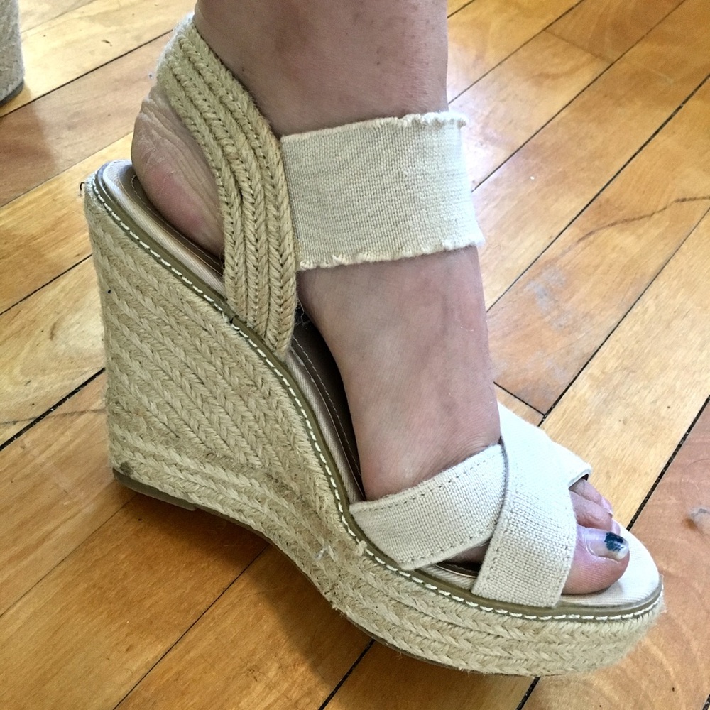 Steve Madden cream wedges